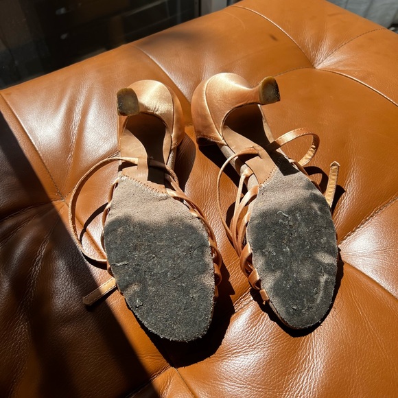 Capezio dance shoes - Picture 2 of 4